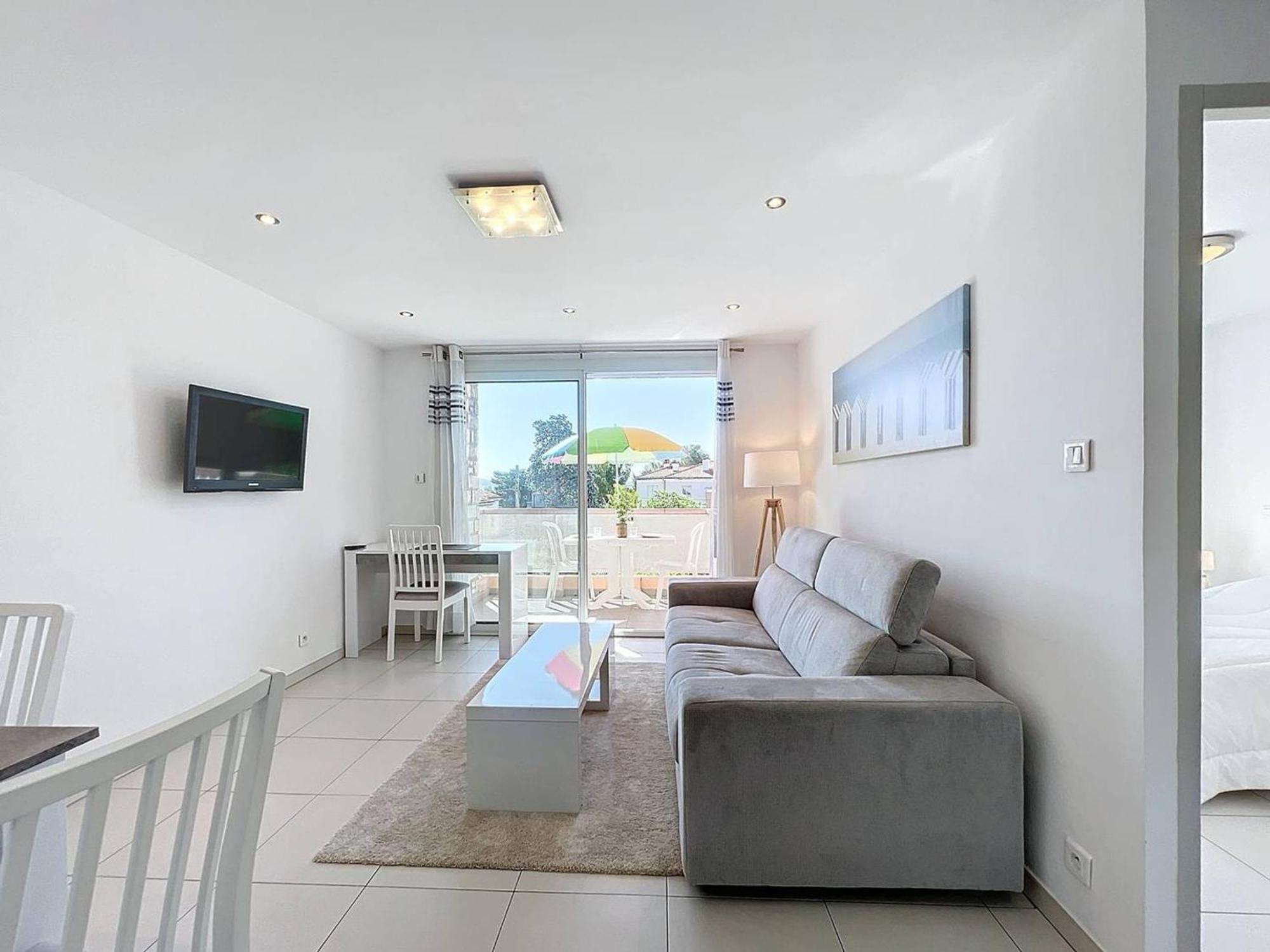 Moderne Et Lumineux A 2 Pas De La Plage, Parking Inclus - Fr-1-770-27 * La Ciotat