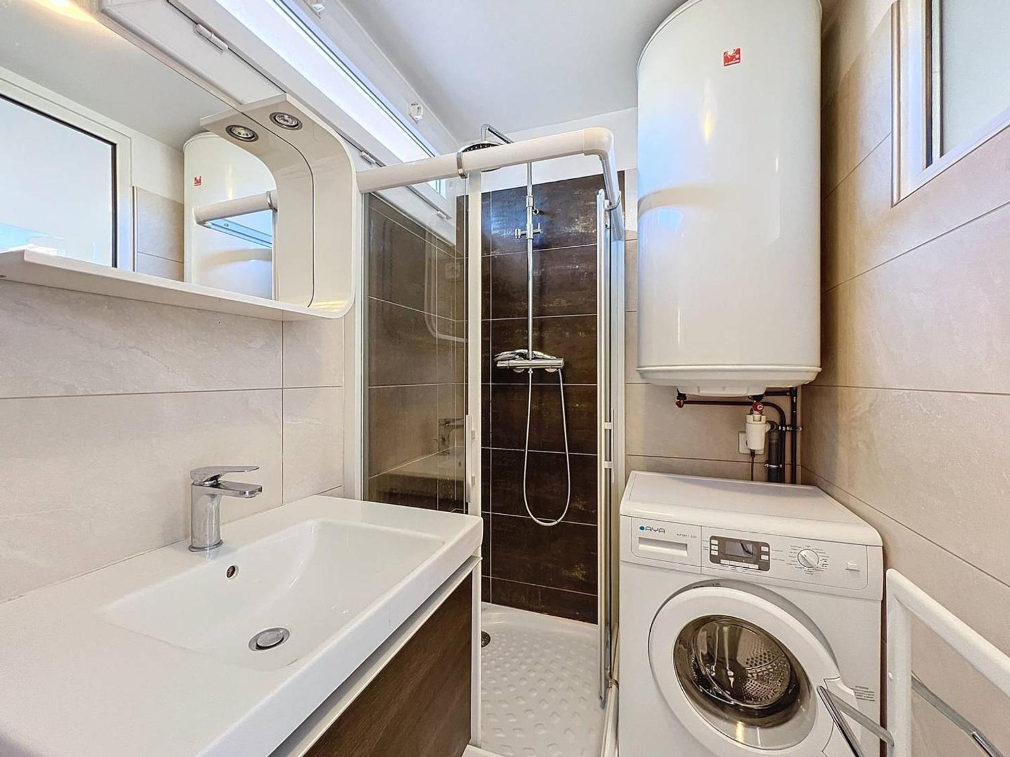 Moderne Et Lumineux A 2 Pas De La Plage, Parking Inclus - Fr-1-770-27 * La Ciotat