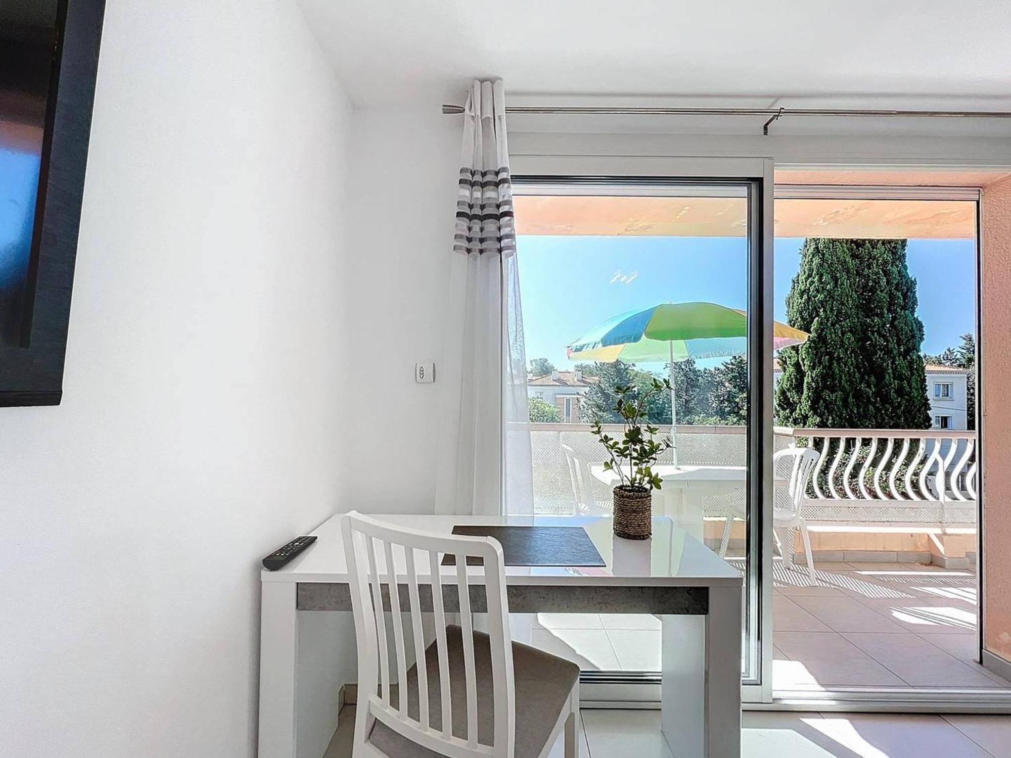 Moderne Et Lumineux A 2 Pas De La Plage, Parking Inclus - Fr-1-770-27 Apartment *