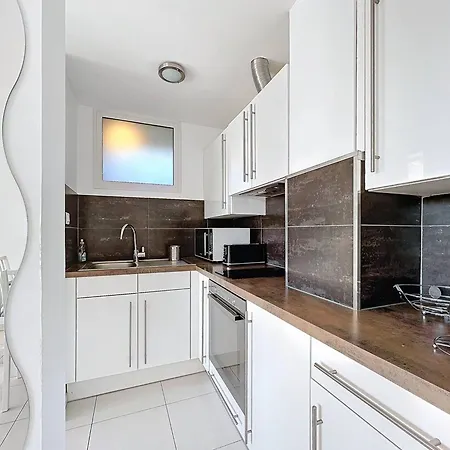 Appartement Moderne Et Lumineux A 2 Pas De La Plage, Parking Inclus - Fr-1-770-27 La Ciotat Exterior photo