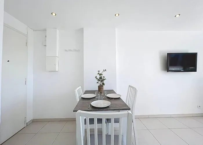 Appartement Moderne Et Lumineux A 2 Pas De La Plage, Parking Inclus - Fr-1-770-27