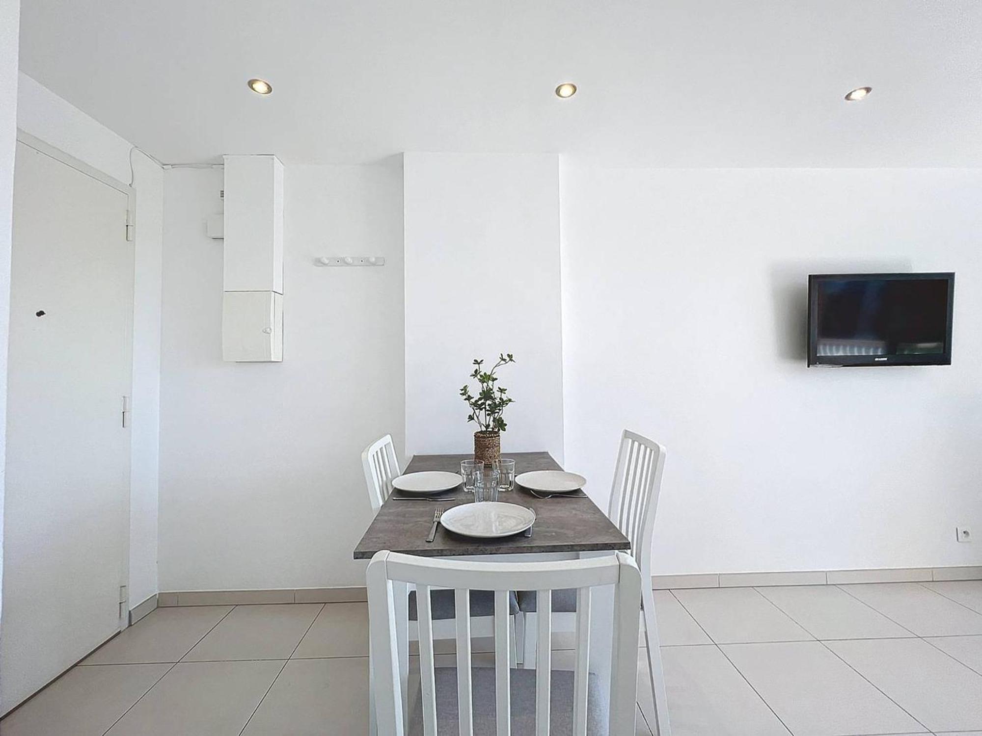Moderne Et Lumineux A 2 Pas De La Plage, Parking Inclus - Fr-1-770-27 Apartamento *